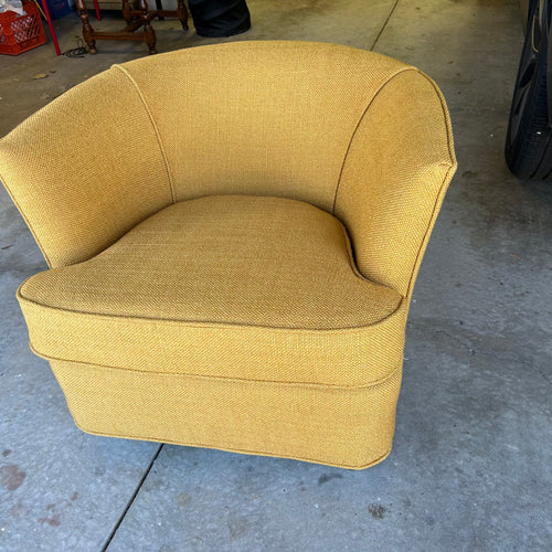 Barrel Chair on Casters