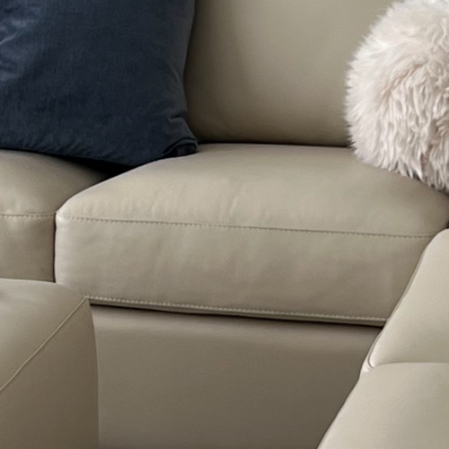 ON SALE Arizona Leather Sectional Sofa & 2 Ottomans